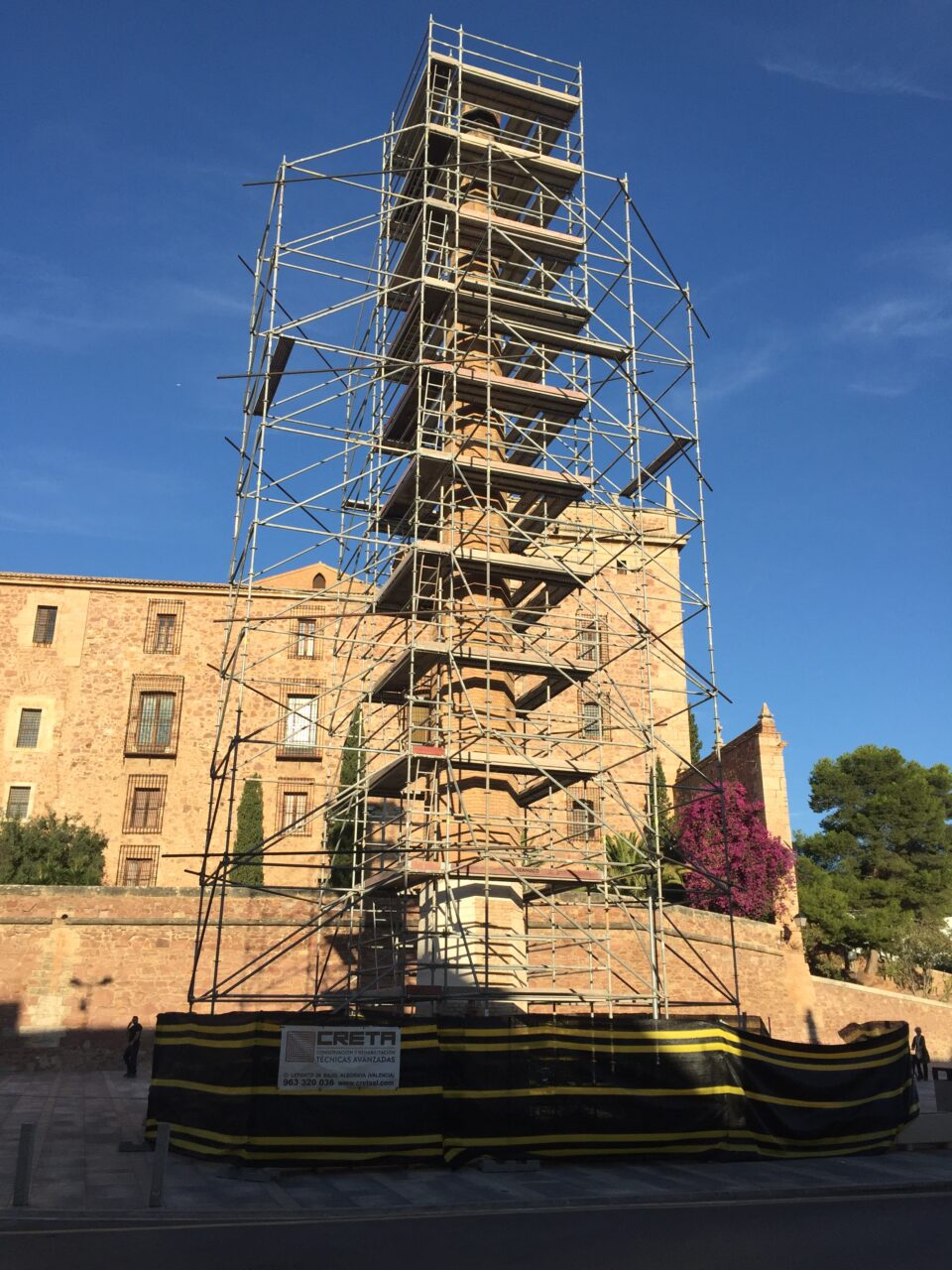 Restauración de chimenea cerámica protegida - Sofcar